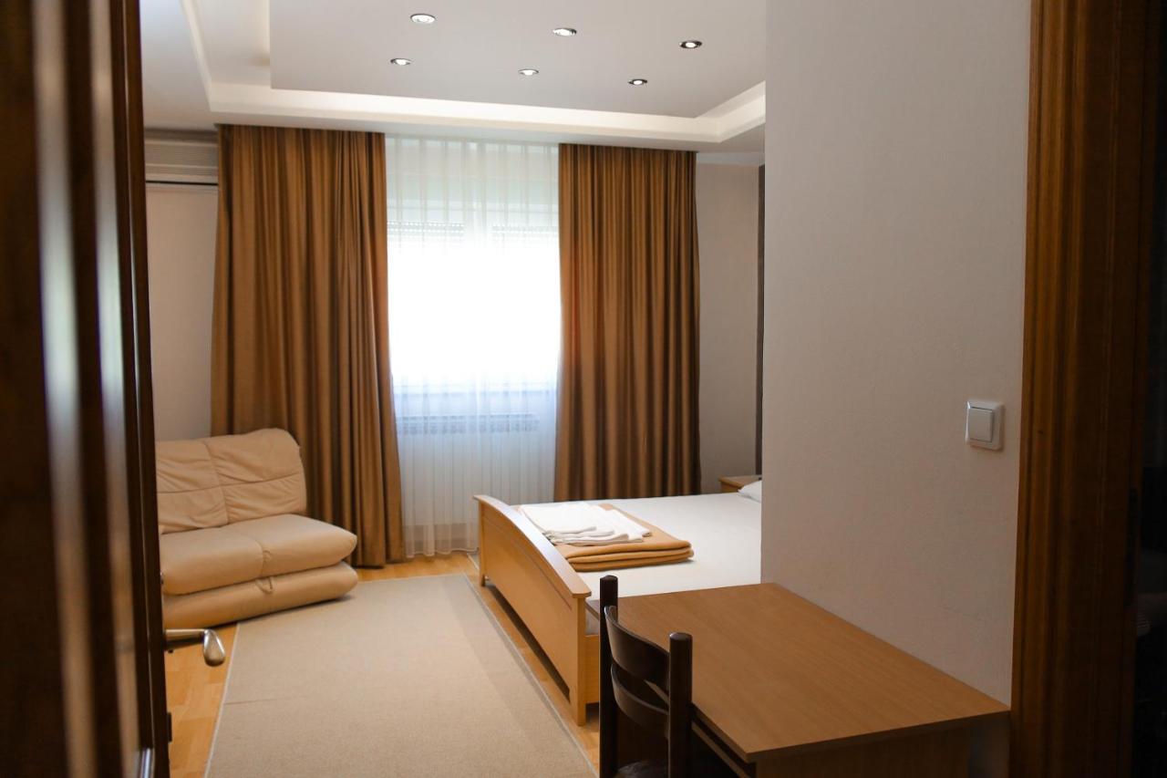 كابليينا Motel Lav المظهر الخارجي الصورة