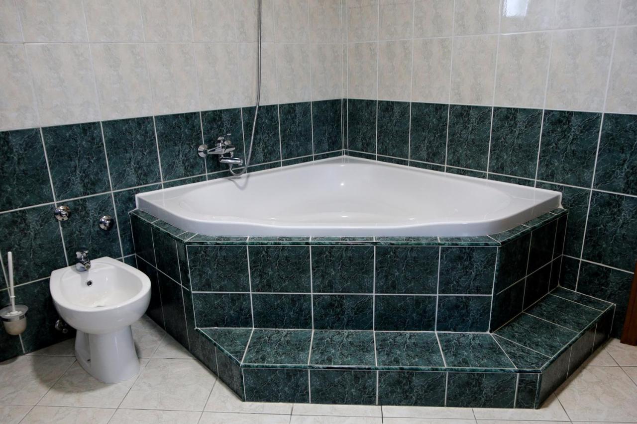 كابليينا Motel Lav المظهر الخارجي الصورة