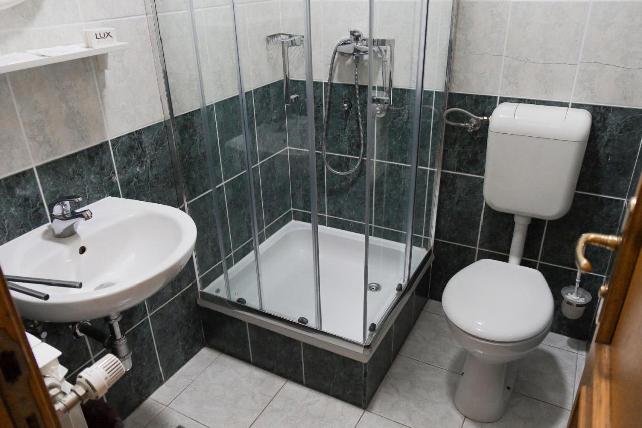 كابليينا Motel Lav المظهر الخارجي الصورة